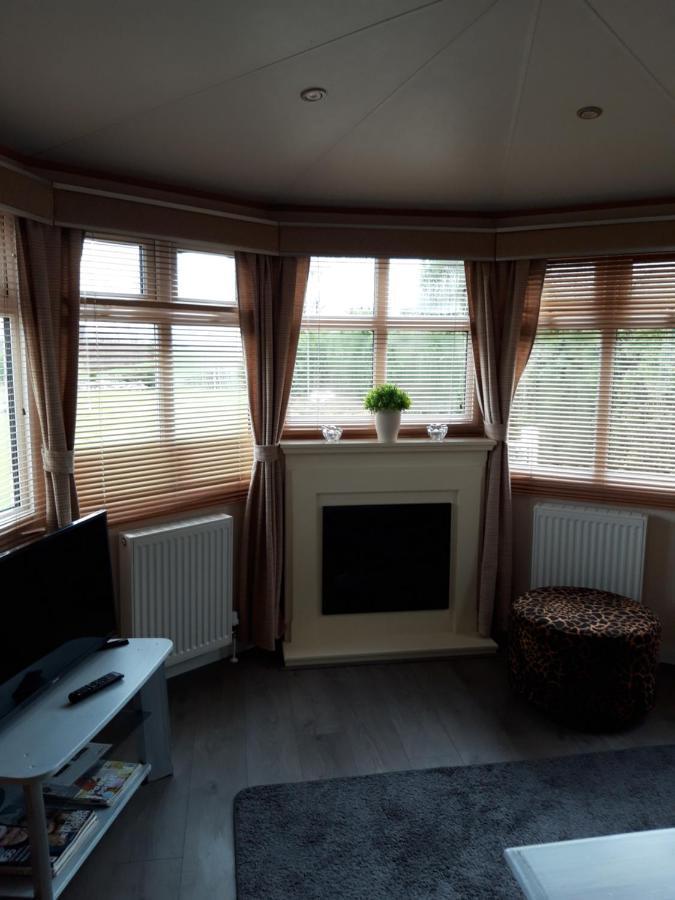Locatie Het Knooppunt Engelse Chalet Nuis Exteriör bild