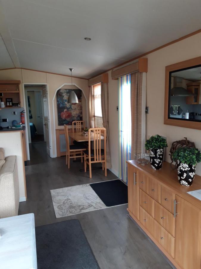 Locatie Het Knooppunt Engelse Chalet Nuis Exteriör bild